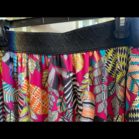LuLaRoe skirt Size M - Picture 2 of 2
